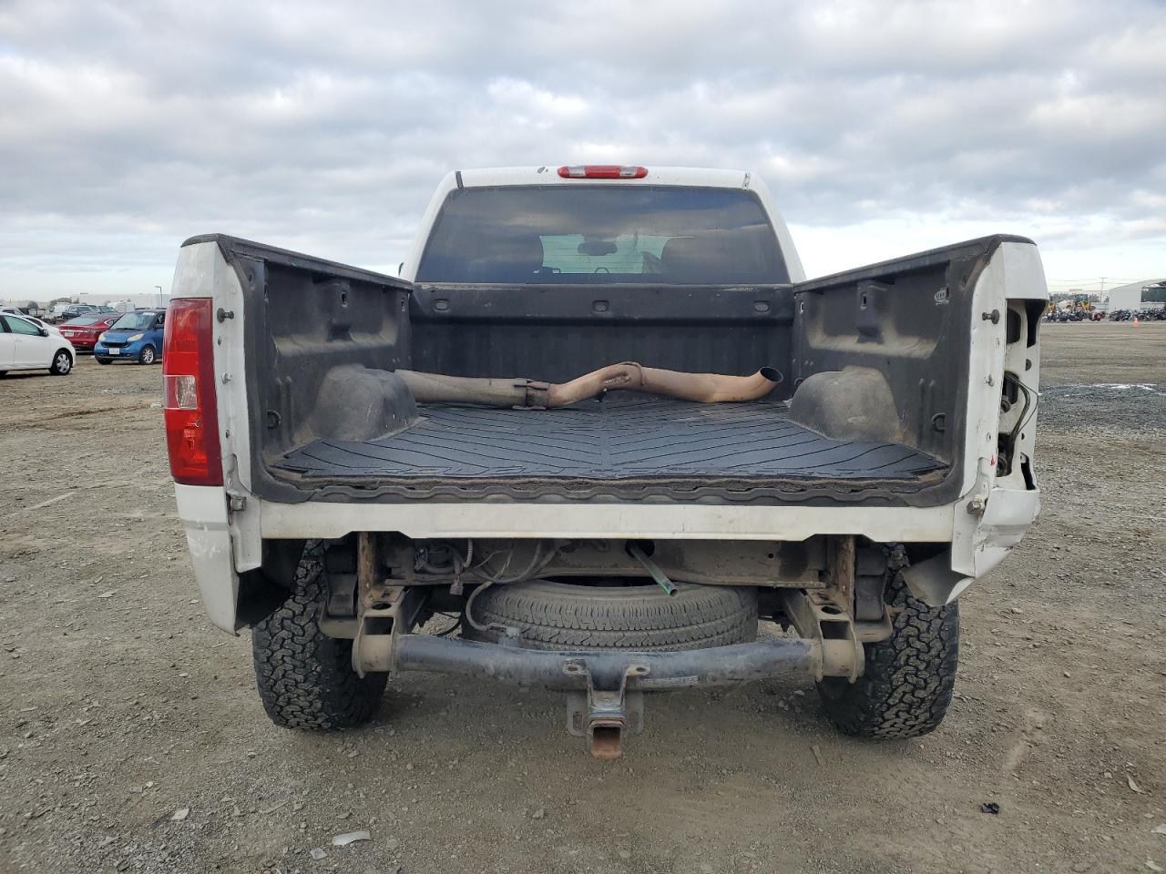 2008 Chevrolet Silverado VIN 1GCHK23688F100431 Copart auction photo, rear end damage thumbnail 6