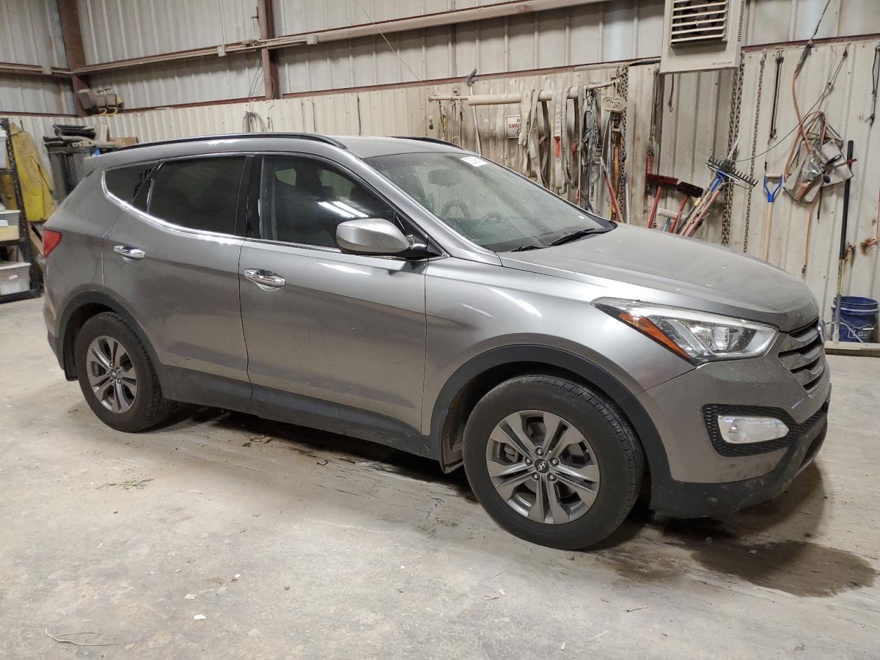 2016 Hyundai Santa Fe VIN 5XYZU3LB1GG340661 Copart auction photo, front end / minor dent/scratches damage thumbnail 4