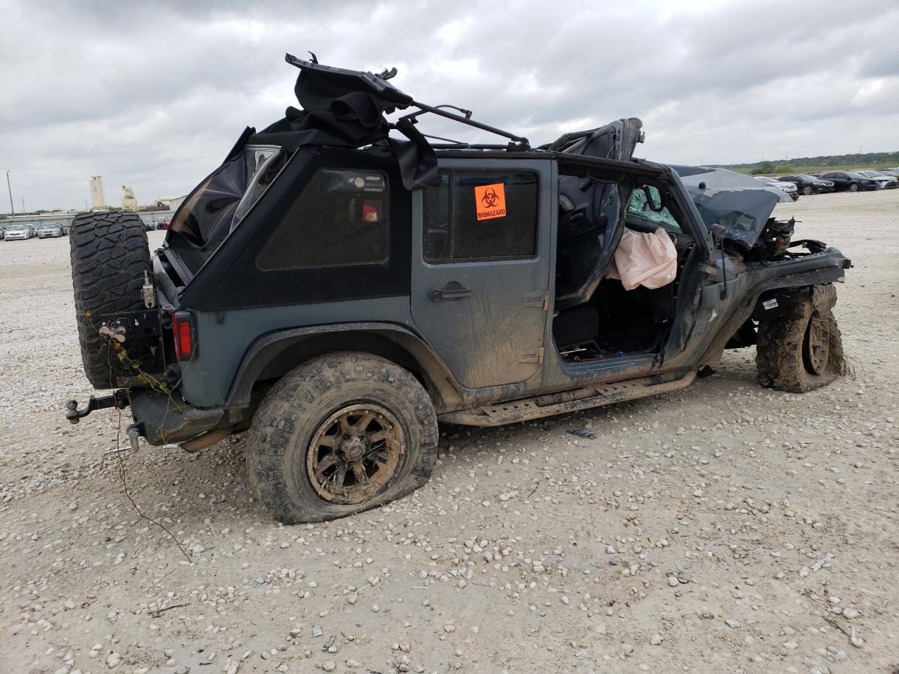 2014 Jeep Wrangler VIN 1C4BJWDG7EL134686 Copart auction photo, rollover damage thumbnail 3