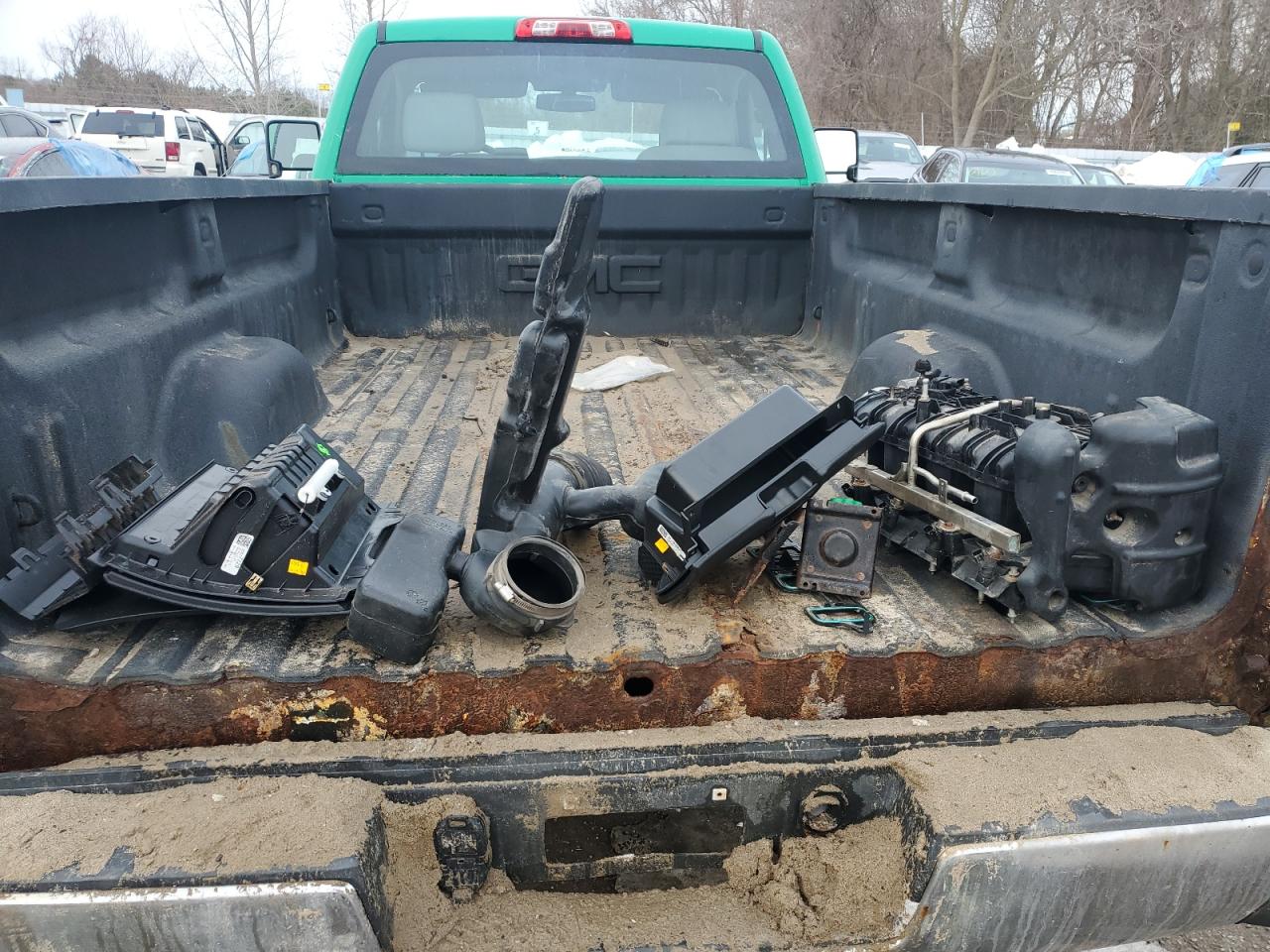2018 GMC Sierra VIN 1GT02REG5JZ352539 Copart auction photo, mechanical / rear end damage thumbnail 12