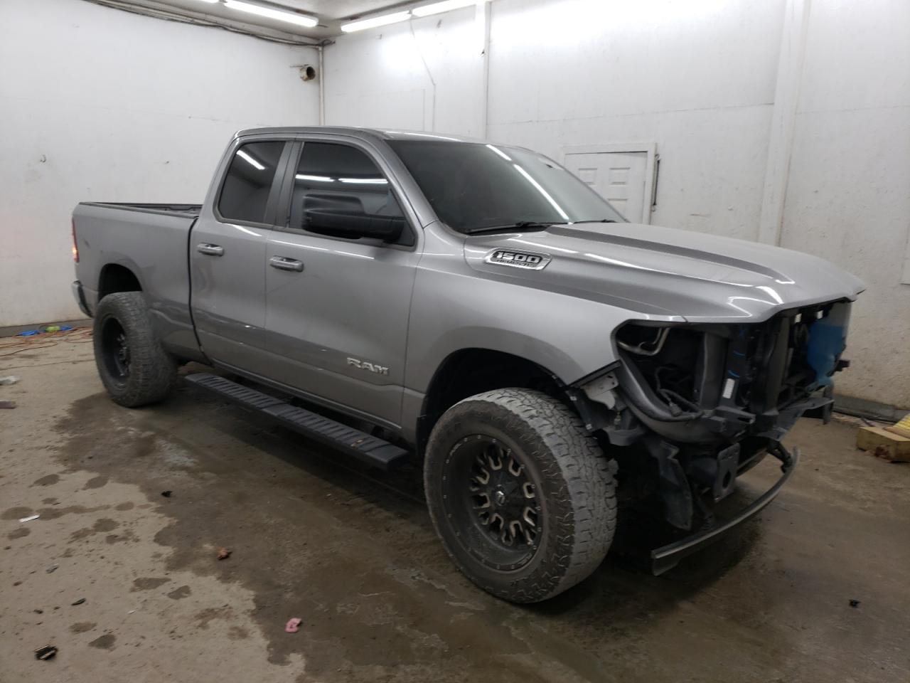2022 RAM 1500 VIN 1C6RREBT3NN187561 Copart auction photo, front end / minor dent/scratches damage thumbnail 4