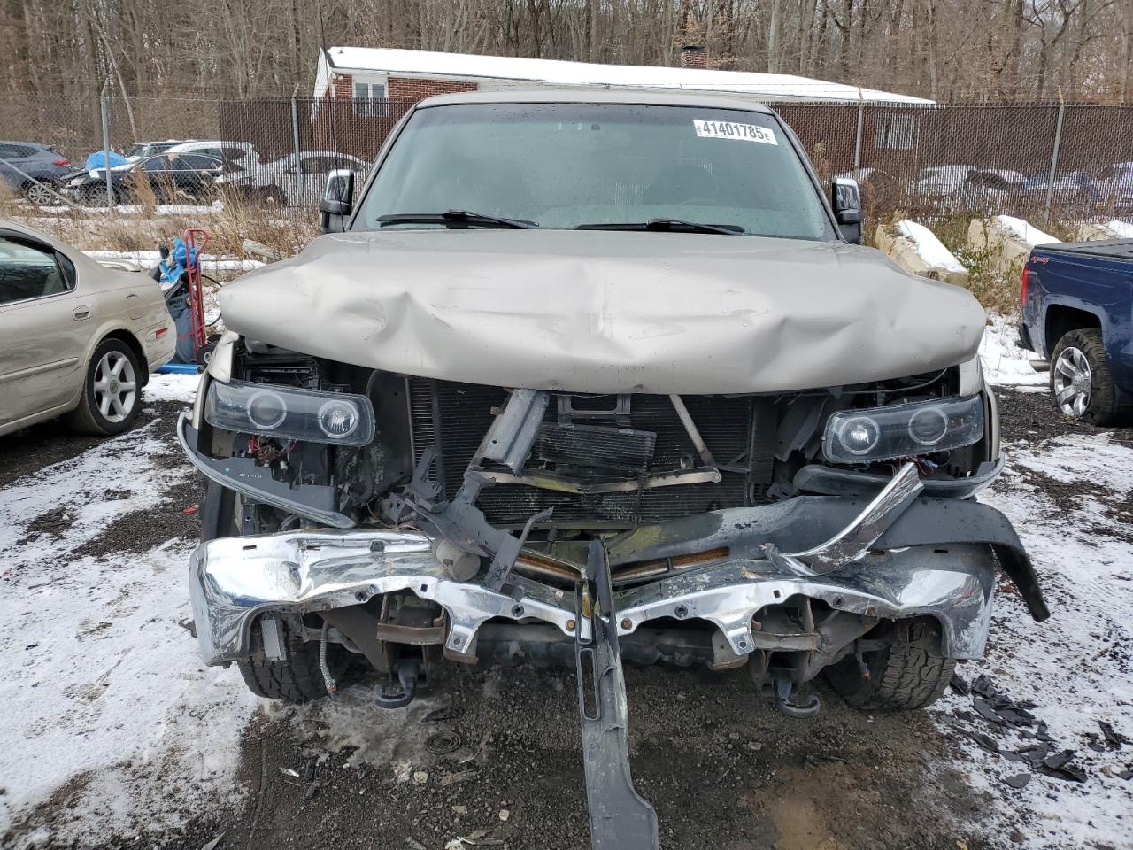 2001 Chevrolet Silverado VIN 1GCHK29U41E260498 Copart auction photo, front end / minor dent/scratches damage thumbnail 5