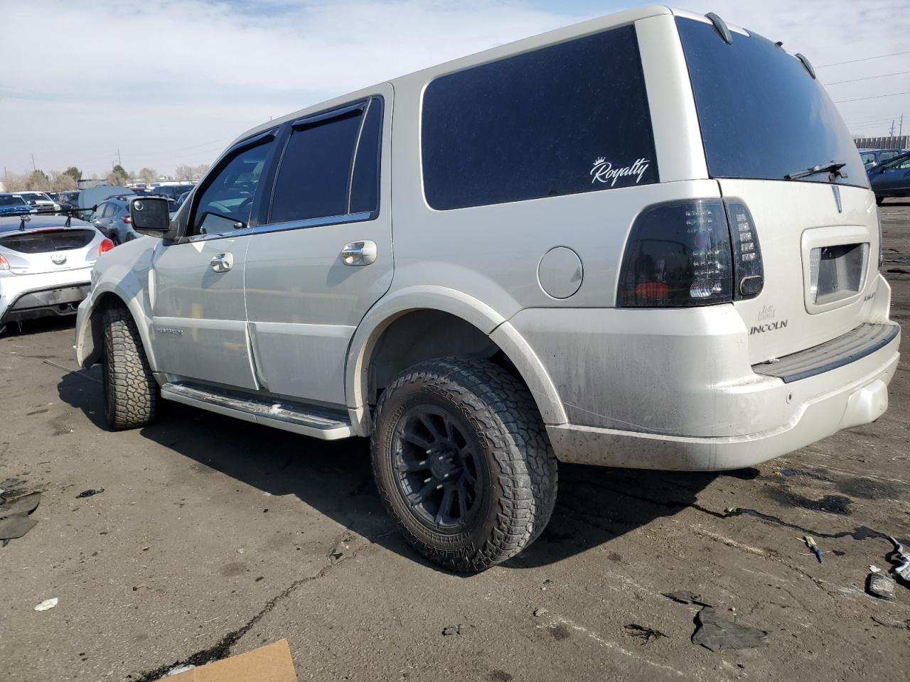 2005 Lincoln Navigator VIN 5LMFU28535LJ18925 Copart auction photo, front end damage thumbnail 2