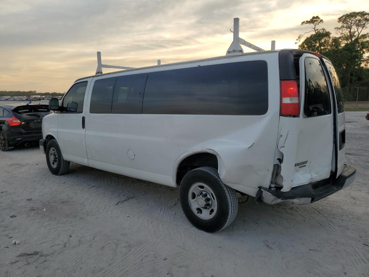 2016 Chevrolet Express VIN 1GAZGPFG2G1269808 Copart auction photo, rear end / minor dent/scratches damage thumbnail 2
