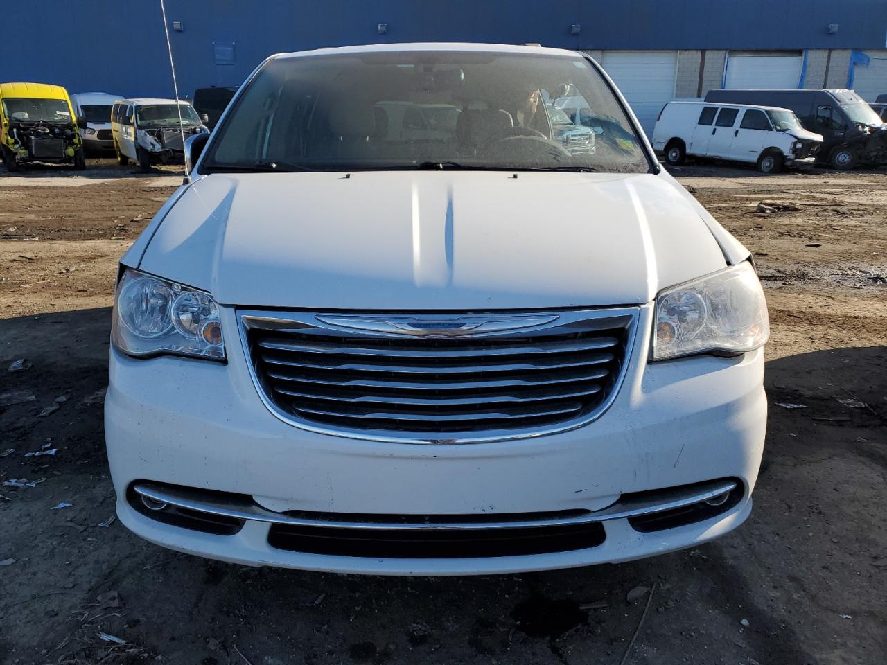 2015 Chrysler Town & Country VIN 2C4RC1CG4FR561930 Copart auction photo, all over damage thumbnail 5