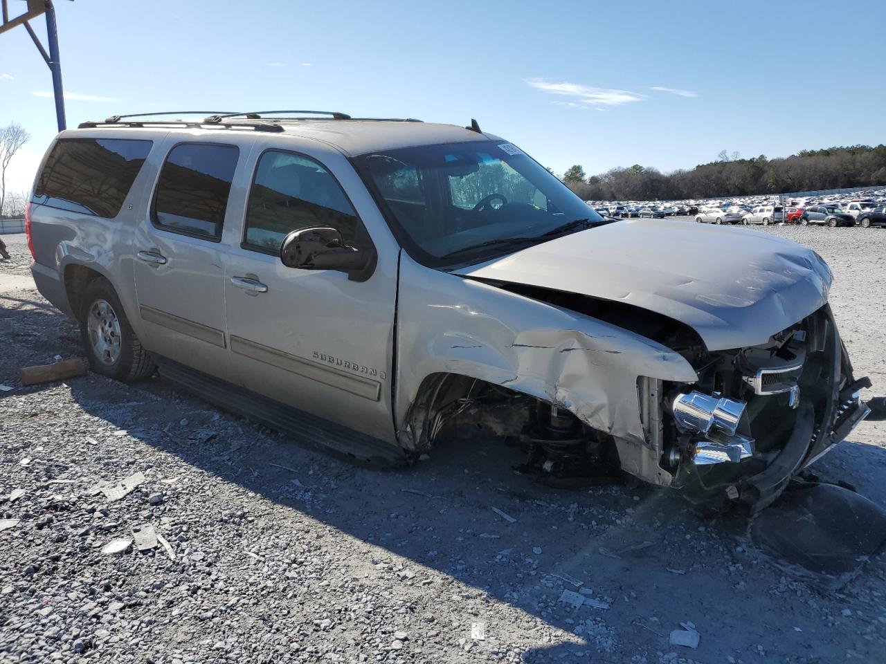 2009 Chevrolet Suburban VIN 1GNFC26089R268105 Copart auction photo, front end / side damage thumbnail 4