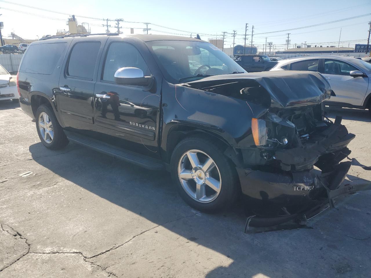 2014 Chevrolet Suburban VIN 1GNSCJE00ER230615 Copart auction photo, front end damage thumbnail 4