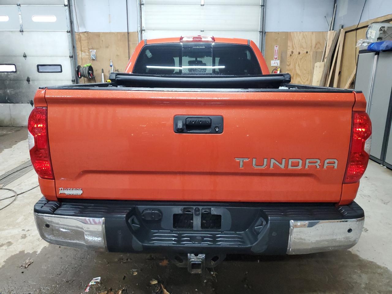 2017 Toyota Tundra VIN 5TFUY5F16HX655659 Copart auction photo, front end / undercarriage damage thumbnail 6