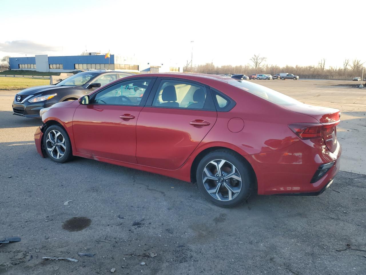 2021 KIA Forte VIN 3KPF24AD6ME267475 Copart auction photo, front end / side damage thumbnail 2