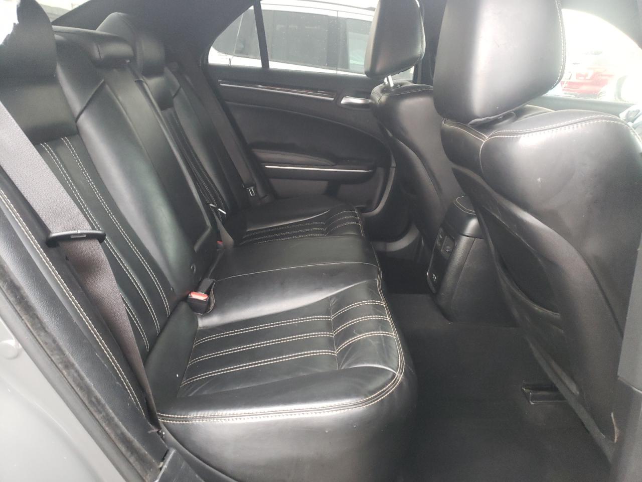2019 Chrysler 300 VIN 2C3CCABG3KH637715 Copart auction photo, front end damage thumbnail 10