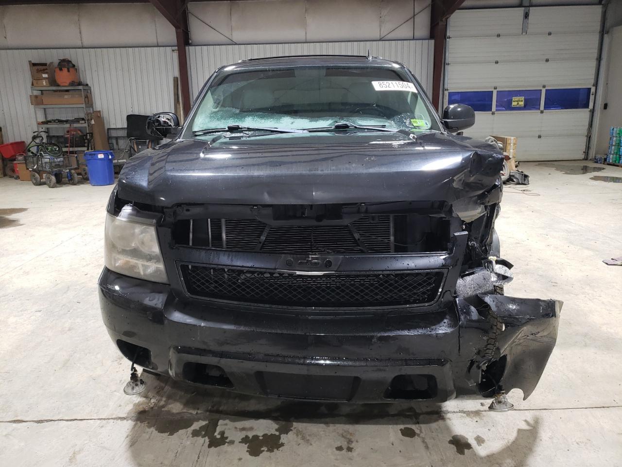 2009 Chevrolet Suburban VIN 1GNFK26319R210947 Copart auction photo, all over damage thumbnail 5