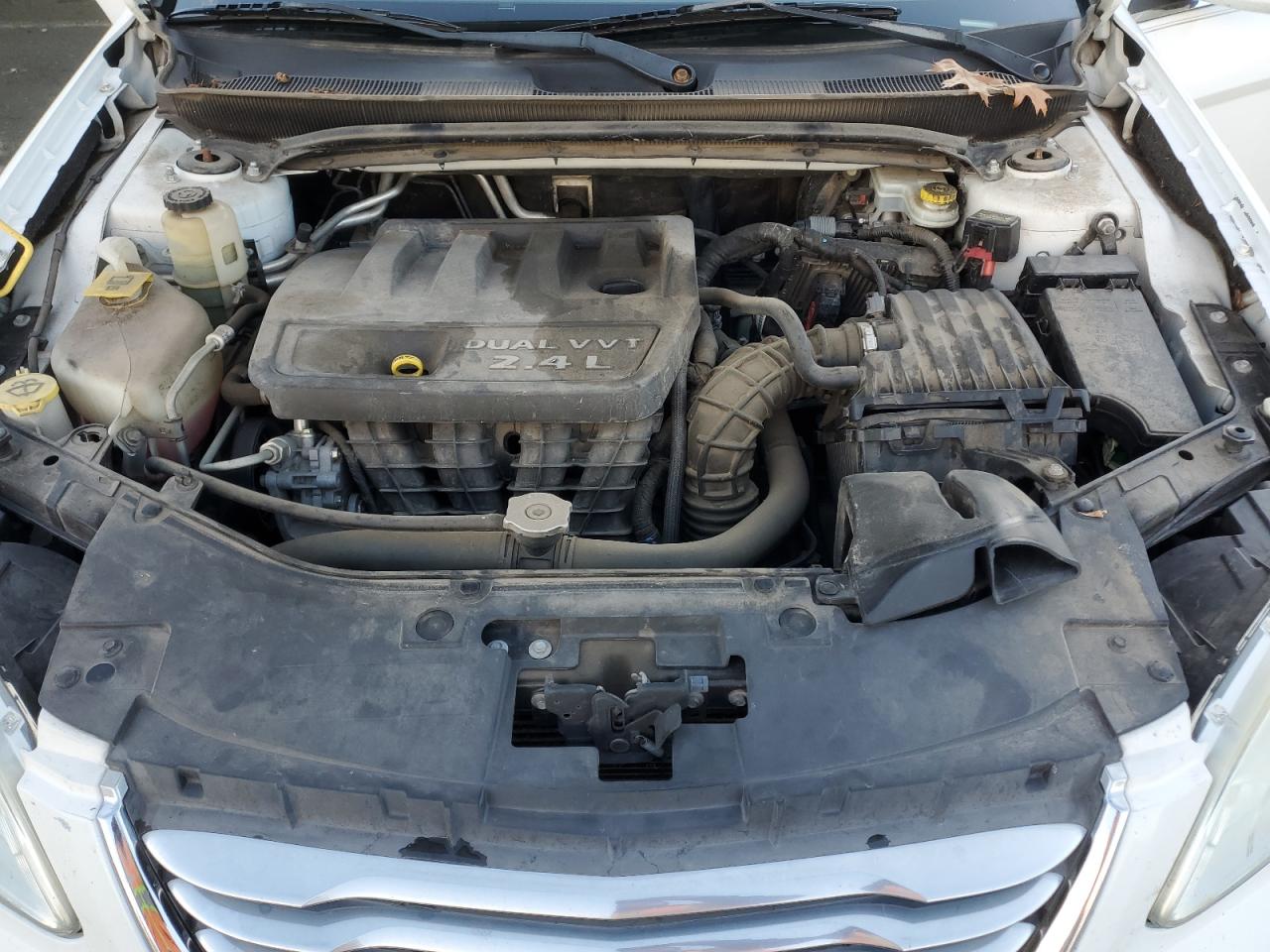 2012 Chrysler 200 VIN 1C3CCBBB4CN131796 Copart auction photo, minor dent/scratches damage thumbnail 11