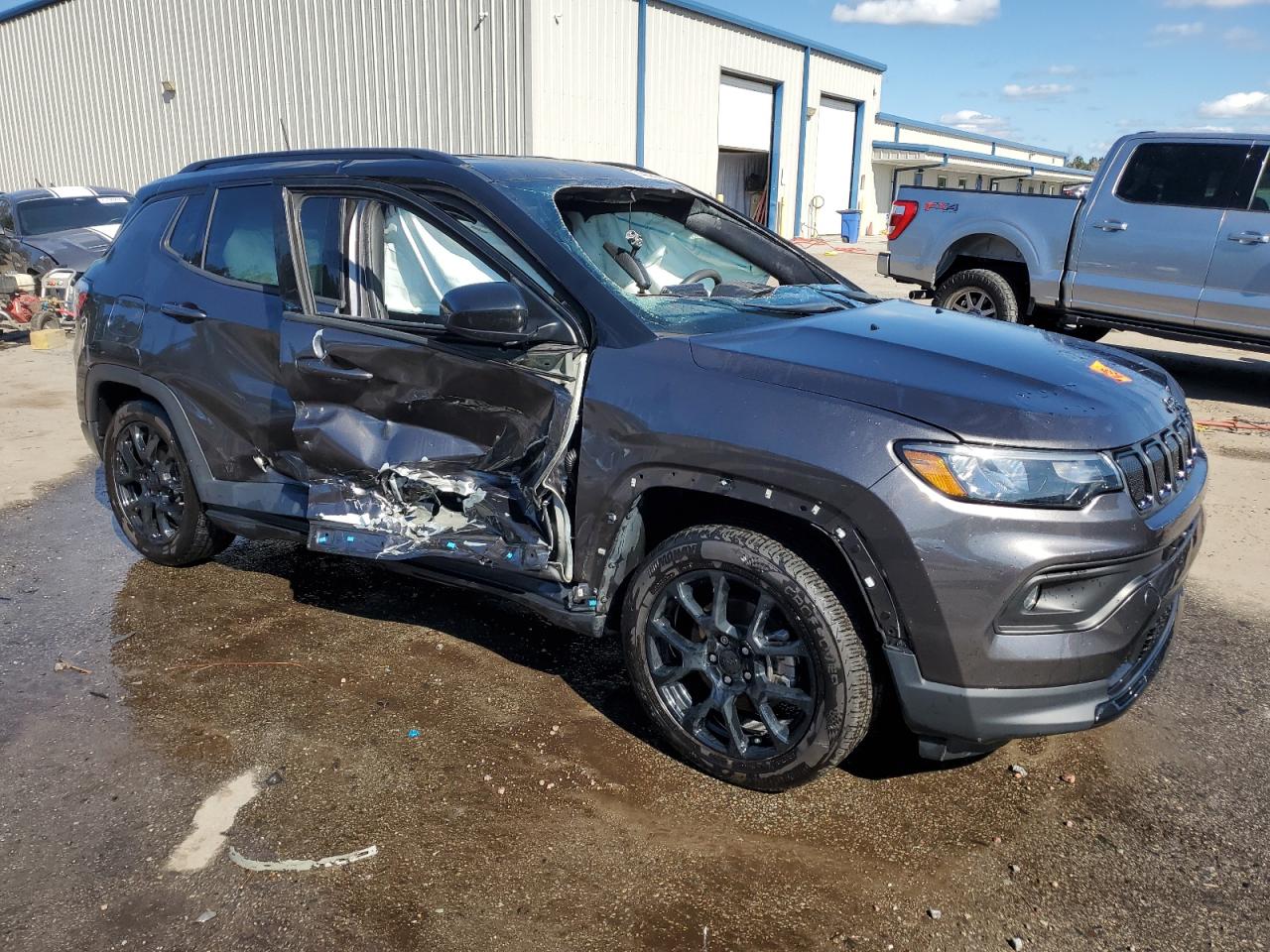 2022 Jeep Compass VIN 3C4NJCBB6NT172093 Copart auction photo, all over damage thumbnail 4