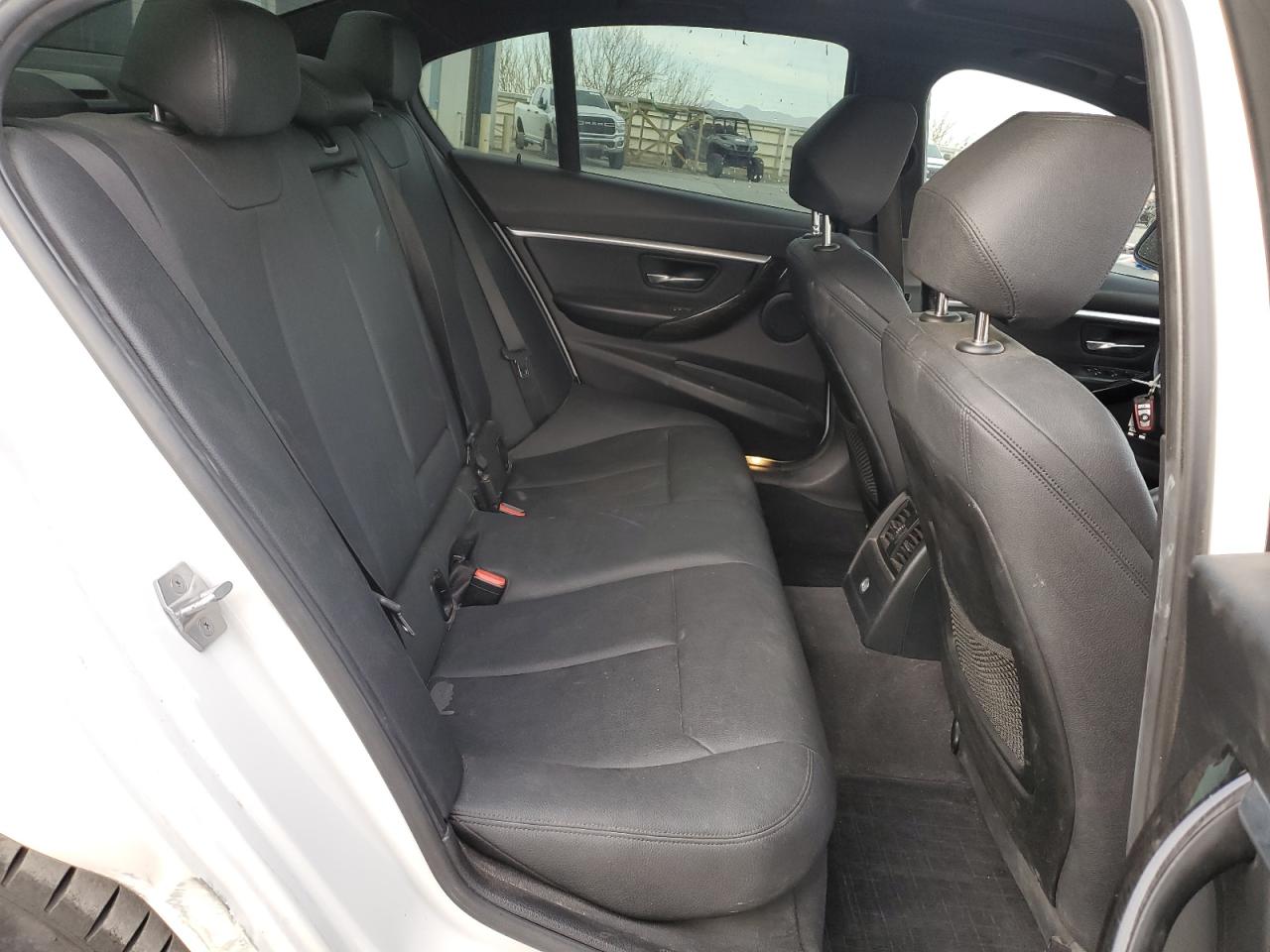 2018 BMW 3er VIN WBA8B9G57JNU58350 Copart auction photo, all over damage thumbnail 10