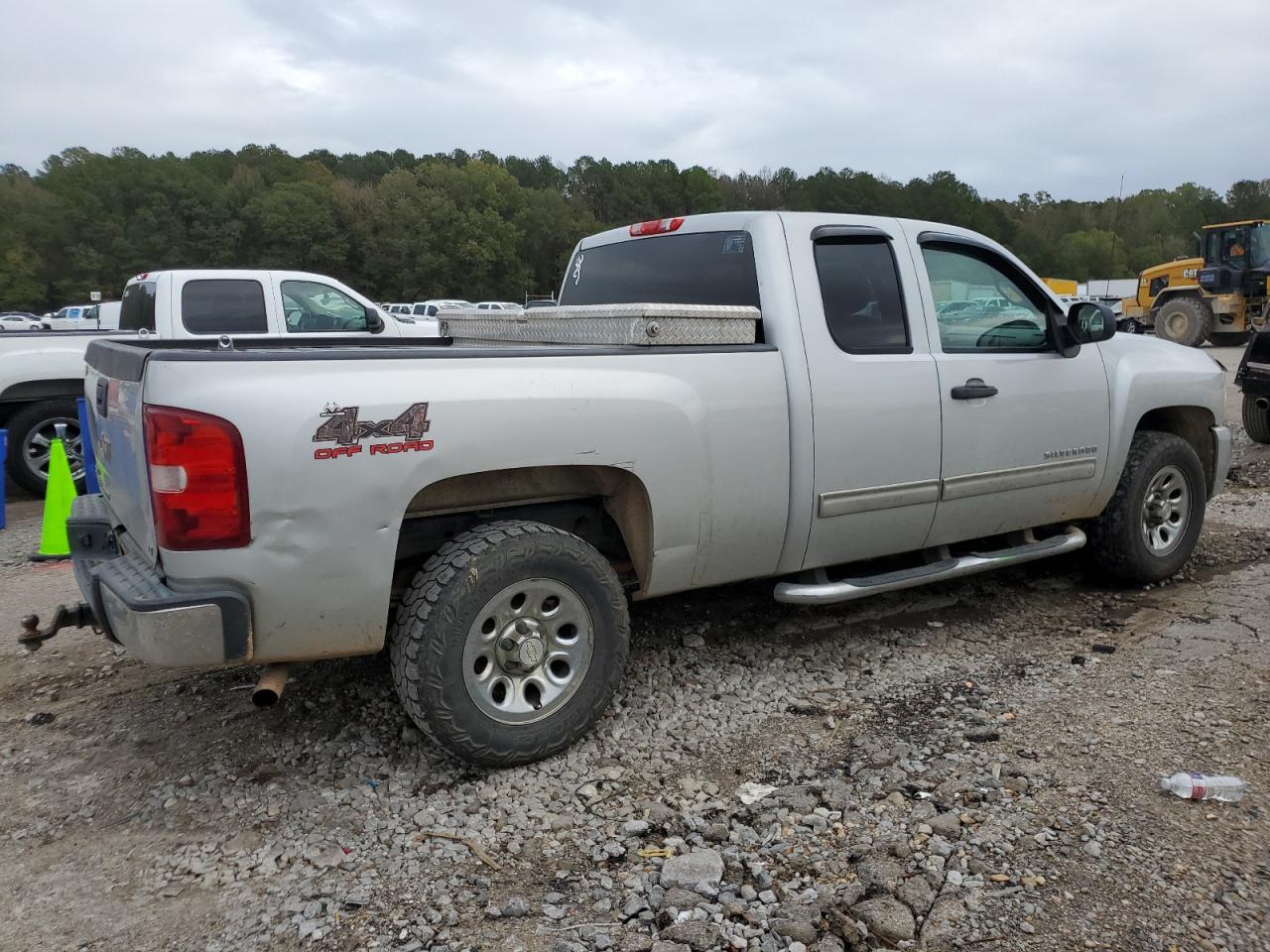 2011 Chevrolet Silverado VIN 1GCRKSEAXBZ131336 Copart auction photo, side / front end damage thumbnail 3
