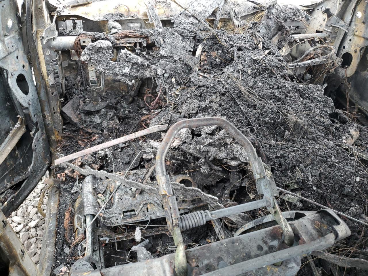 2020 RAM 1500 VIN 1C6SRFKM2LN201396 Copart auction photo, burn damage thumbnail 8