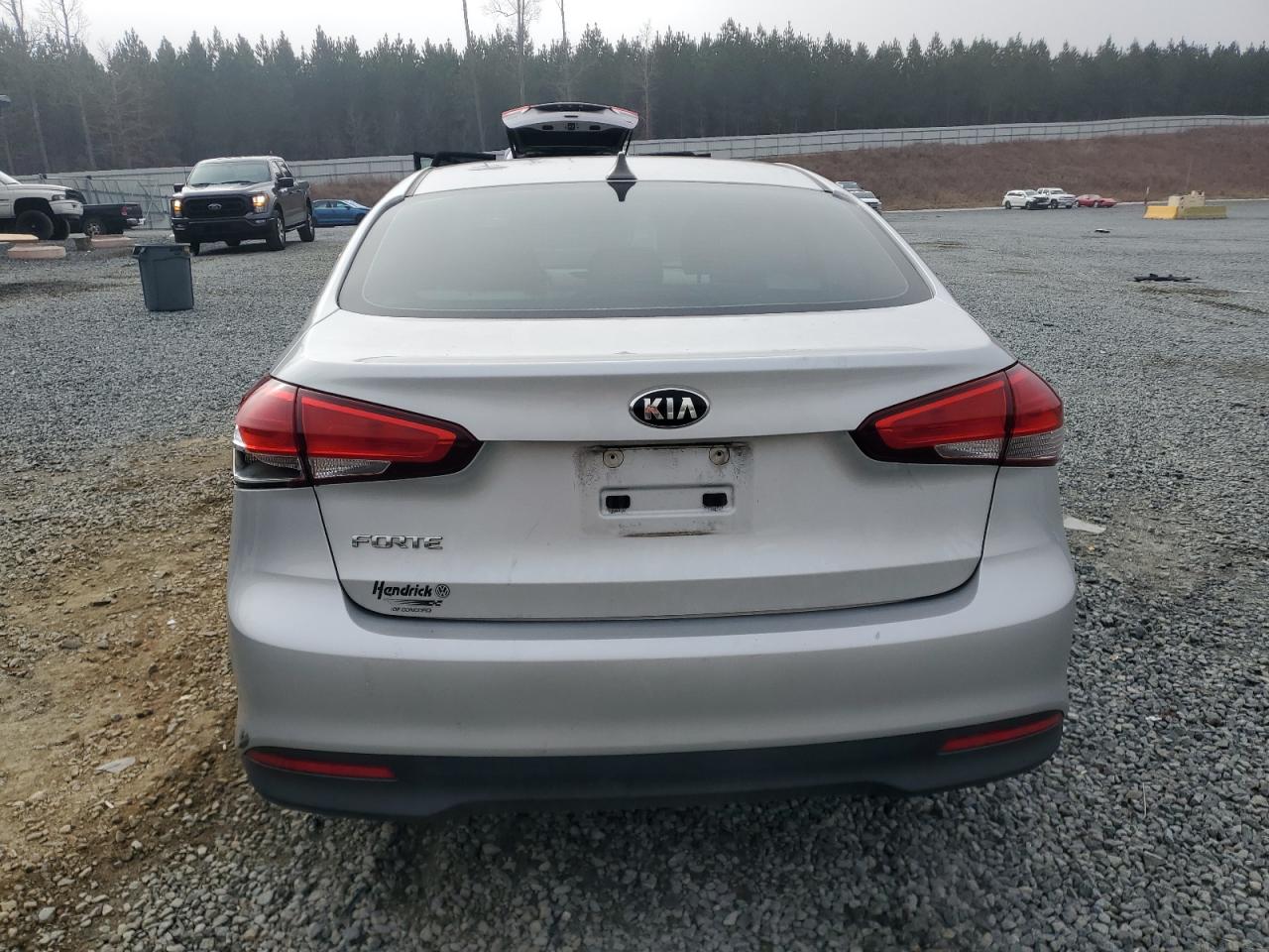 2017 KIA Forte VIN 3KPFK4A75HE095472 Copart auction photo, front end damage thumbnail 6