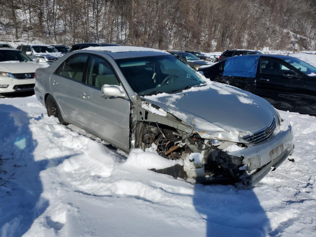 2005 Toyota Camry VIN 4T1BF30K25U102793 Copart auction photo, front end damage thumbnail 4