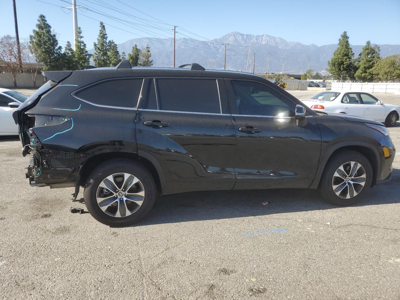 2021 Toyota Highlander VIN 5TDHZRAH0MS047954 Copart auction photo, rear end / side damage thumbnail 3