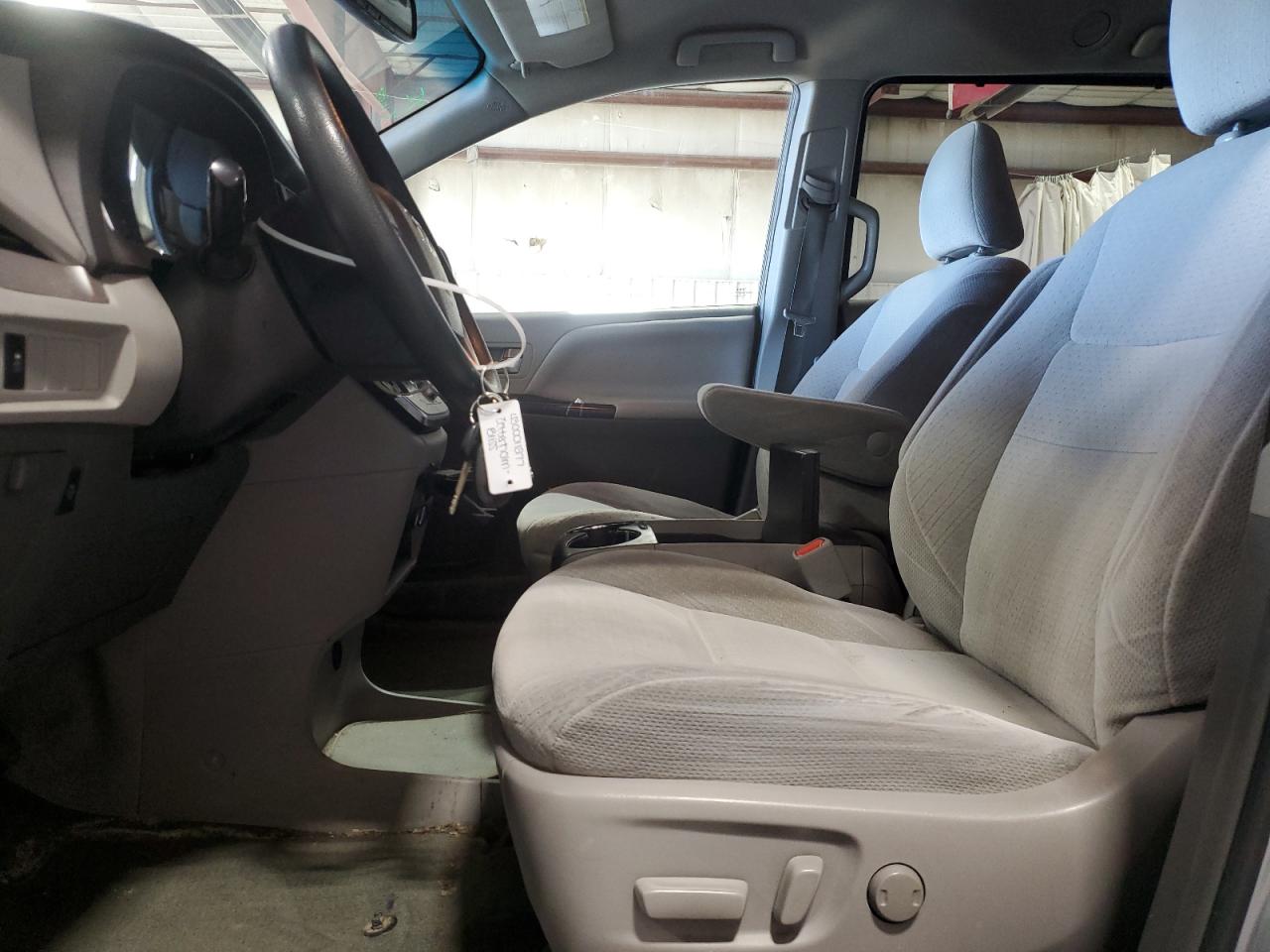 2015 Toyota Sienna VIN 5TDKK3DC2FS674066 Copart auction photo, front end damage thumbnail 7