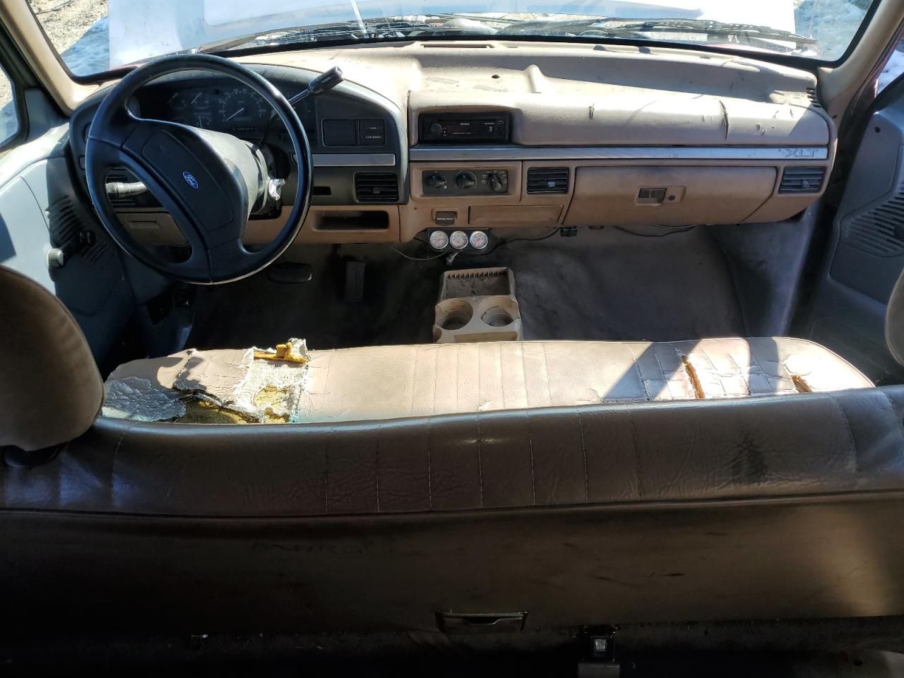 1995 Ford F350 VIN 1FTJW35F9SEA16088 Copart auction photo, front end / minor dent/scratches damage thumbnail 8