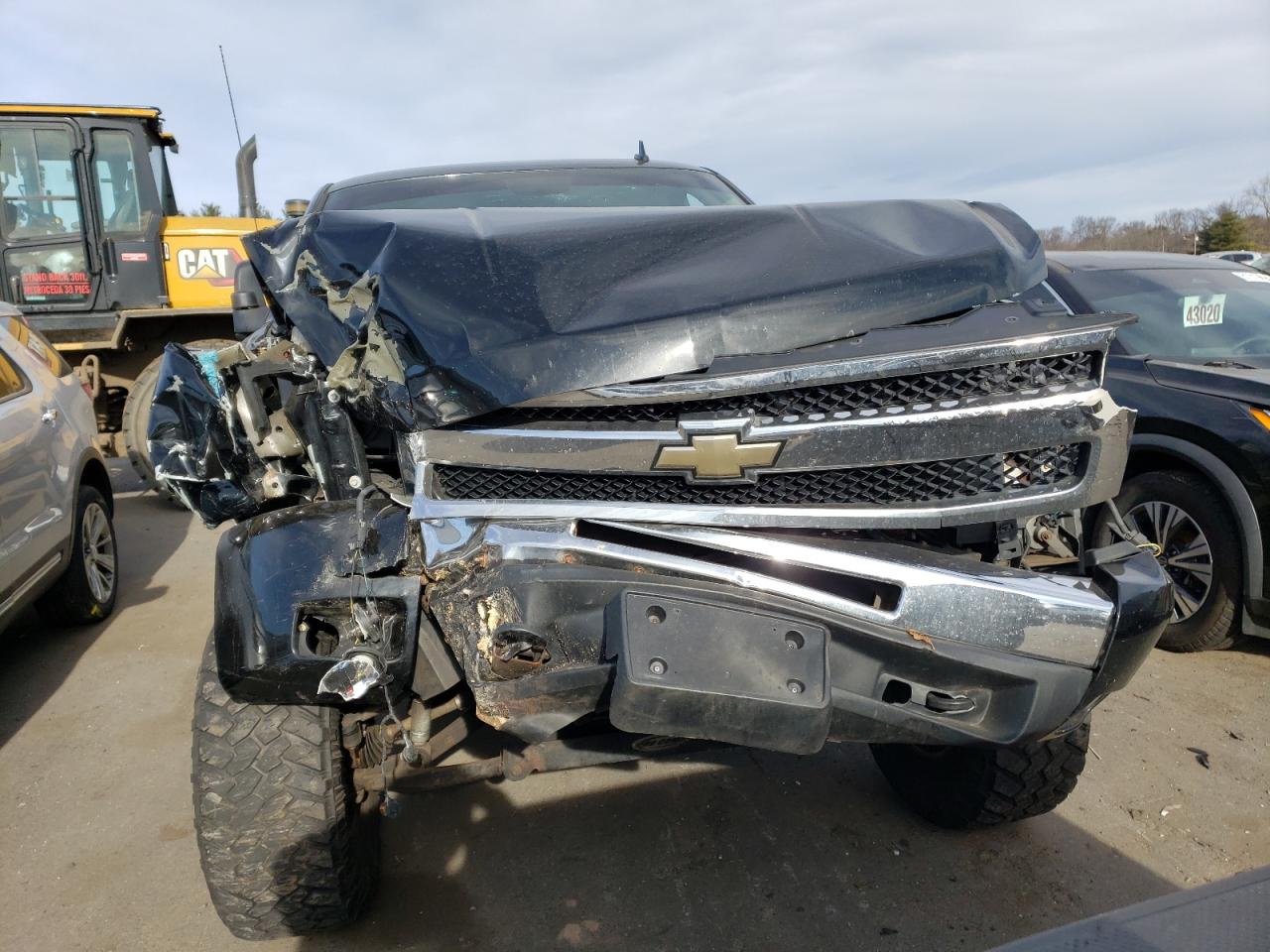 2011 Chevrolet Silverado VIN 3GCPKSE33BG198417 Copart auction photo, all over damage thumbnail 5