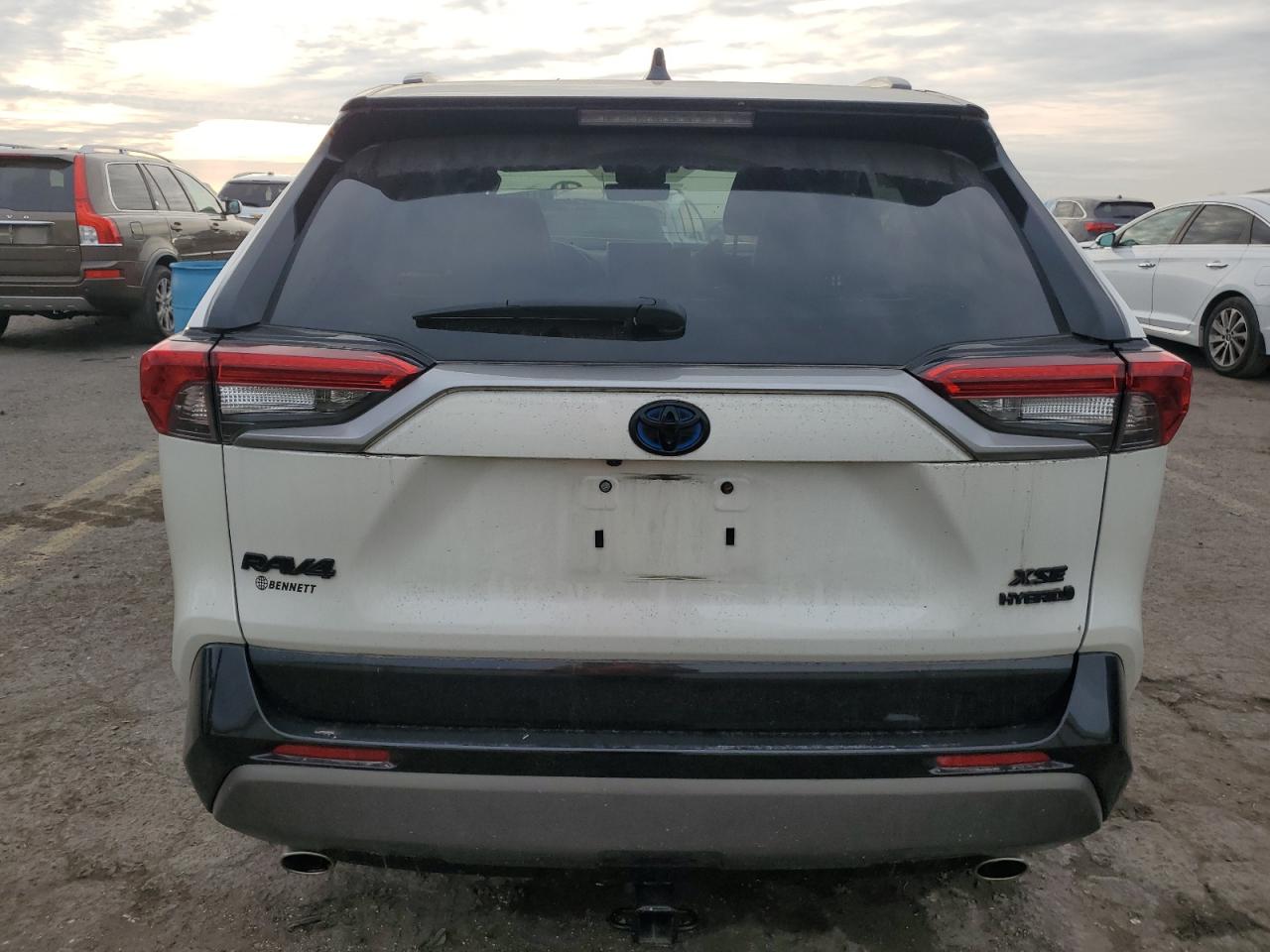 2021 Toyota RAV 4 VIN 2T3E6RFV8MW022714 Copart auction photo, front end damage thumbnail 6