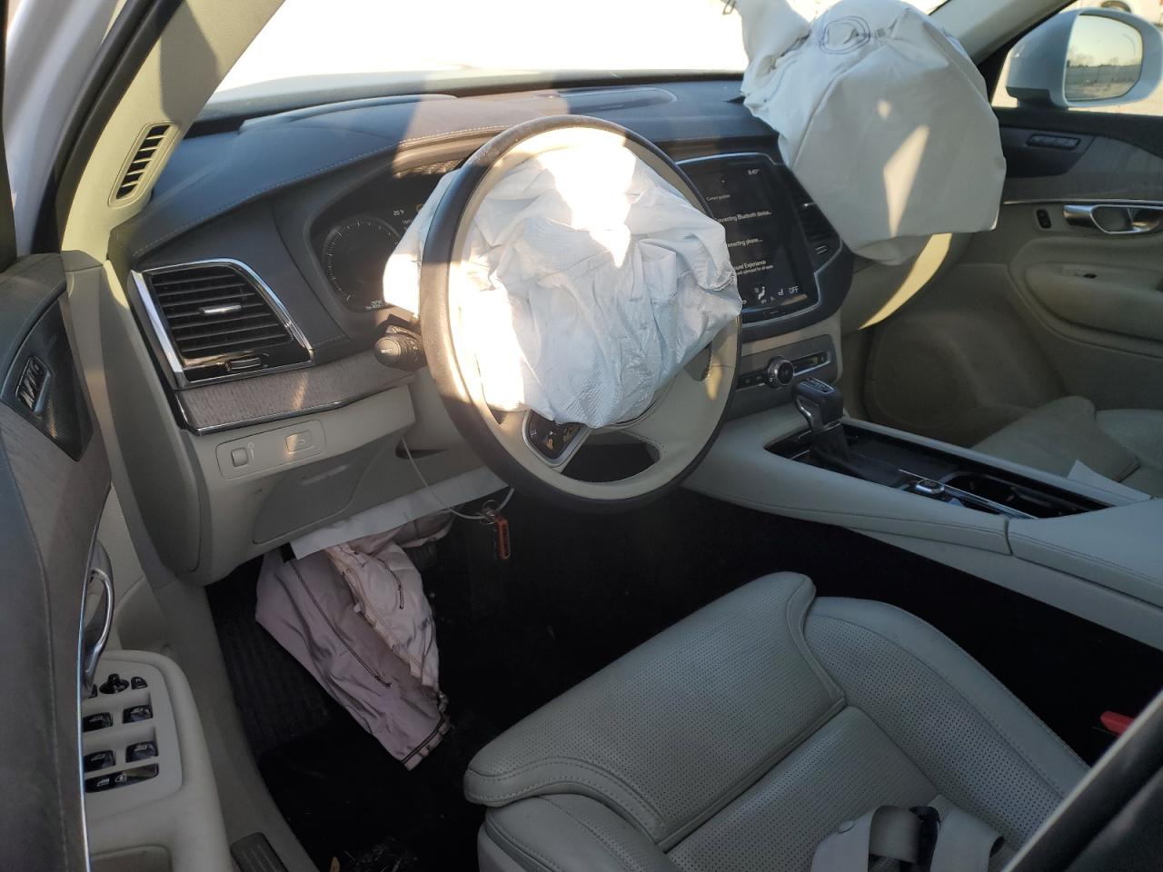 2022 Volvo XC90 VIN YV4A221L2N1827855 Copart auction photo, front end damage thumbnail 8