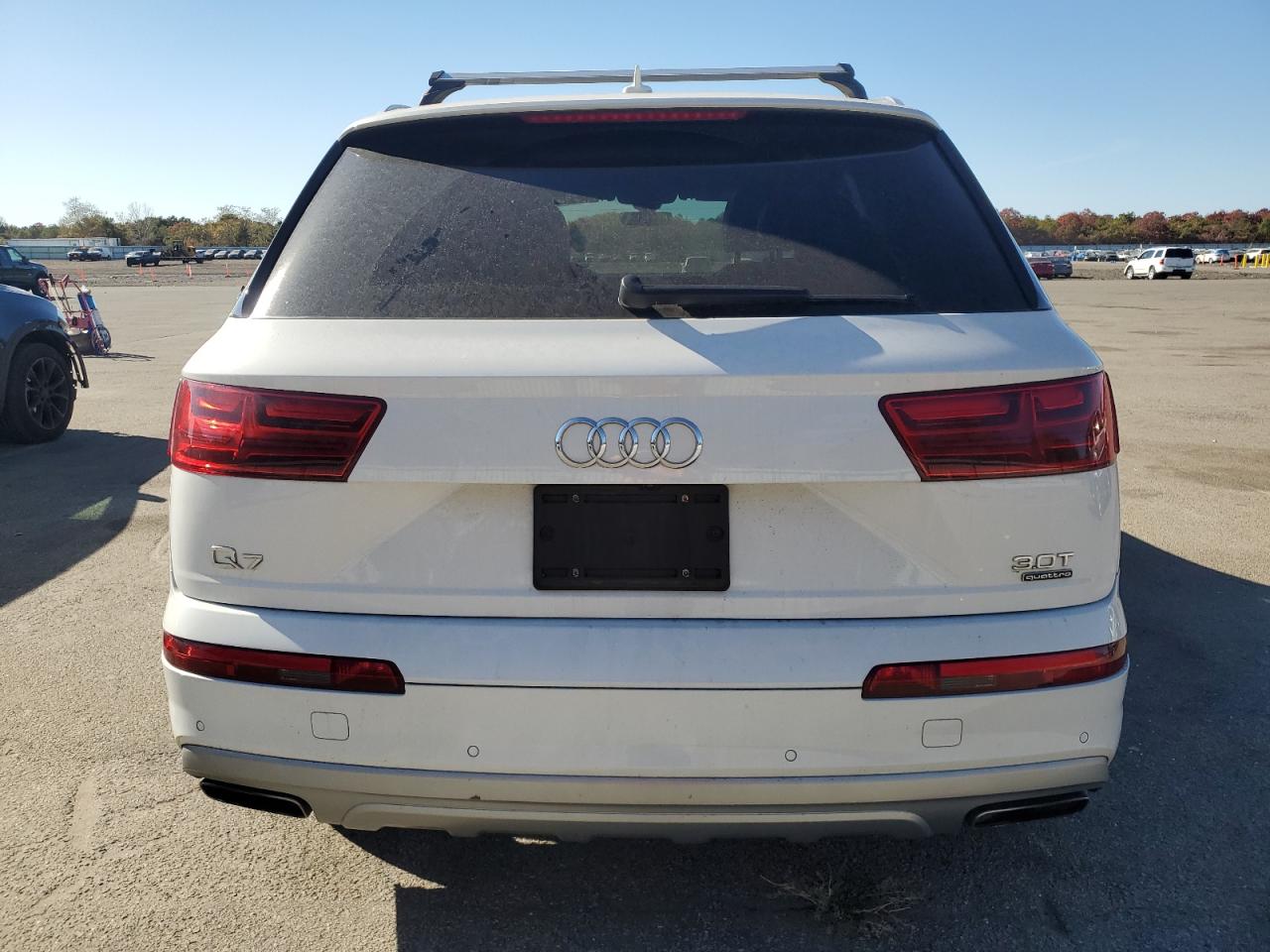 2018 Audi Q7 VIN WA1LAAF70JD050695 Copart auction photo, undercarriage / minor dent/scratches damage thumbnail 6