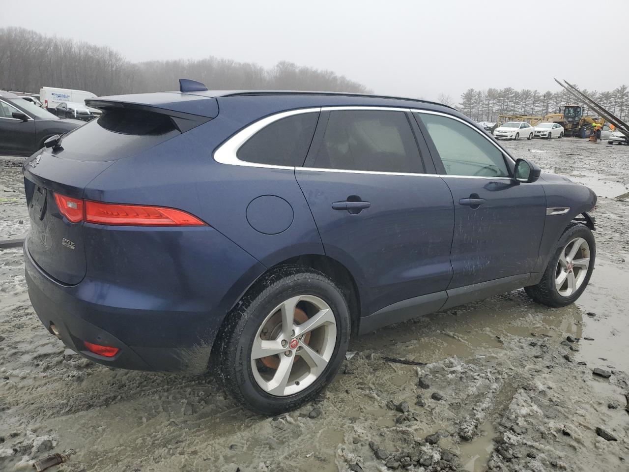 2019 Jaguar F-Pace VIN SADCJ2FX6KA368632 Copart auction photo, front end damage thumbnail 3
