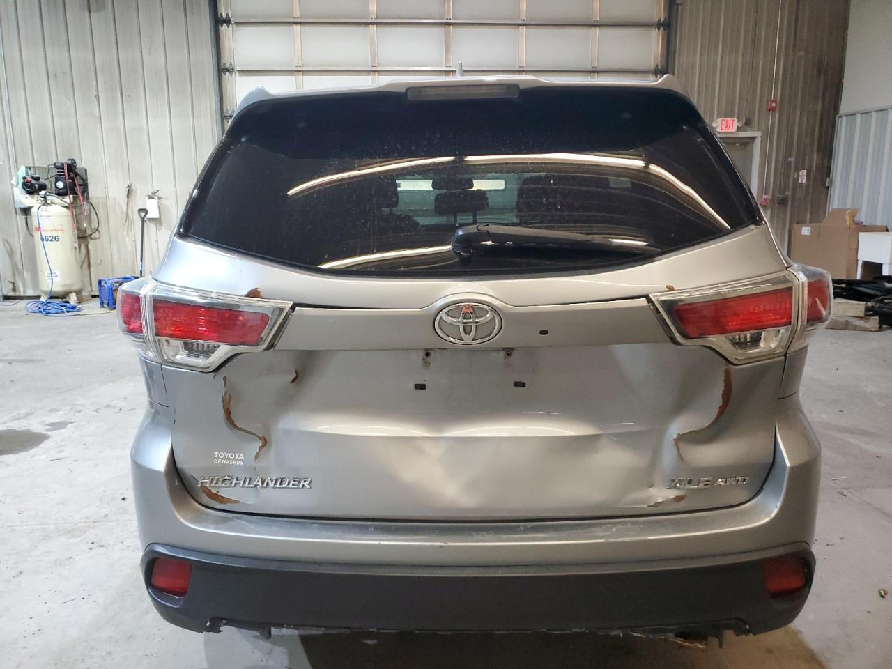 2014 Toyota Highlander VIN 5TDJKRFH7ES043965 Copart auction photo, rear end damage thumbnail 6
