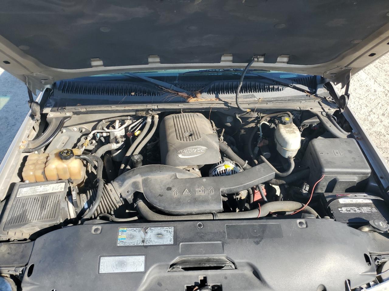 2005 Chevrolet Suburban VIN 3GNEC16Z75G194660 Copart auction photo, side damage thumbnail 13