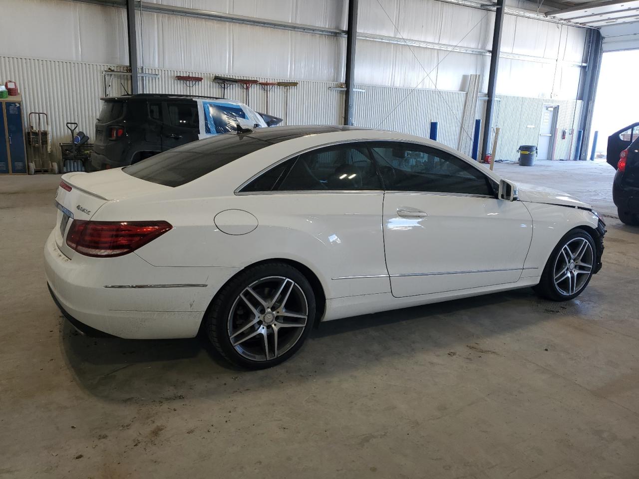 2014 Mercedes-Benz E-klasse VIN WDDKJ8JB5EF261011 Copart auction photo, front end damage thumbnail 3