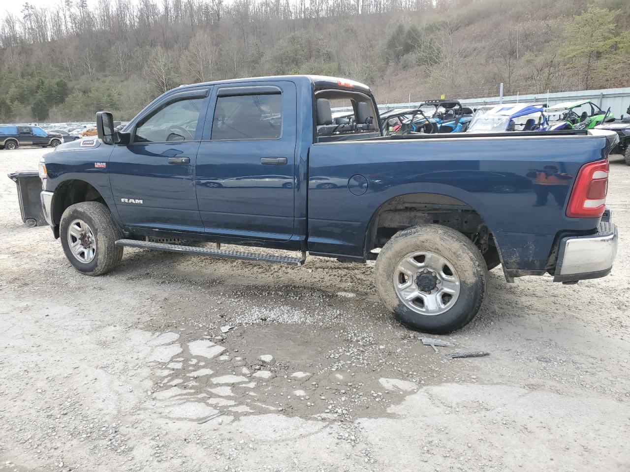 2019 RAM 2500 VIN 3C6UR5CJ0KG642121 Copart auction photo, all over damage thumbnail 2
