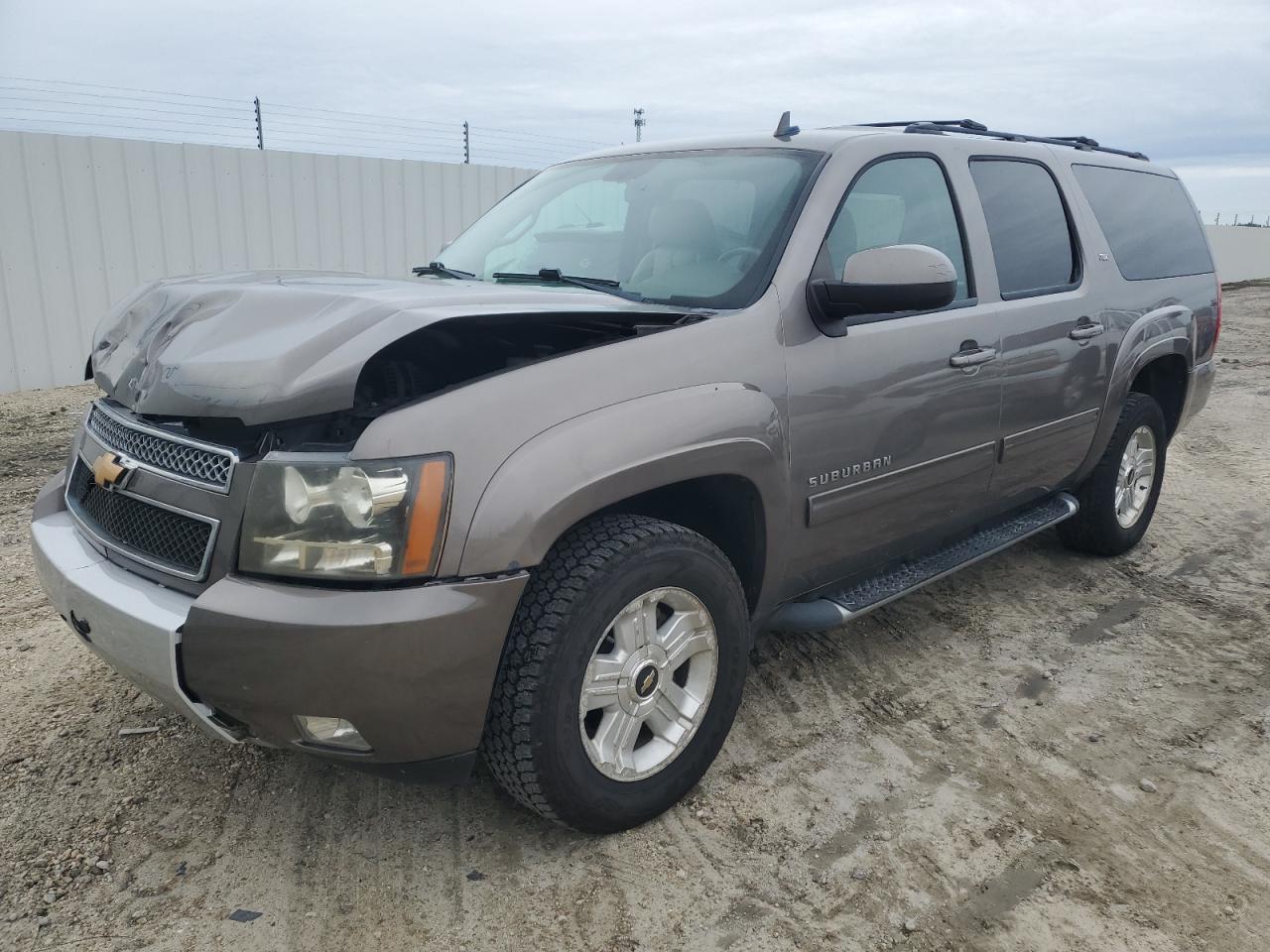 2014 Chevrolet Suburban VIN 1GNSKJE72ER231295