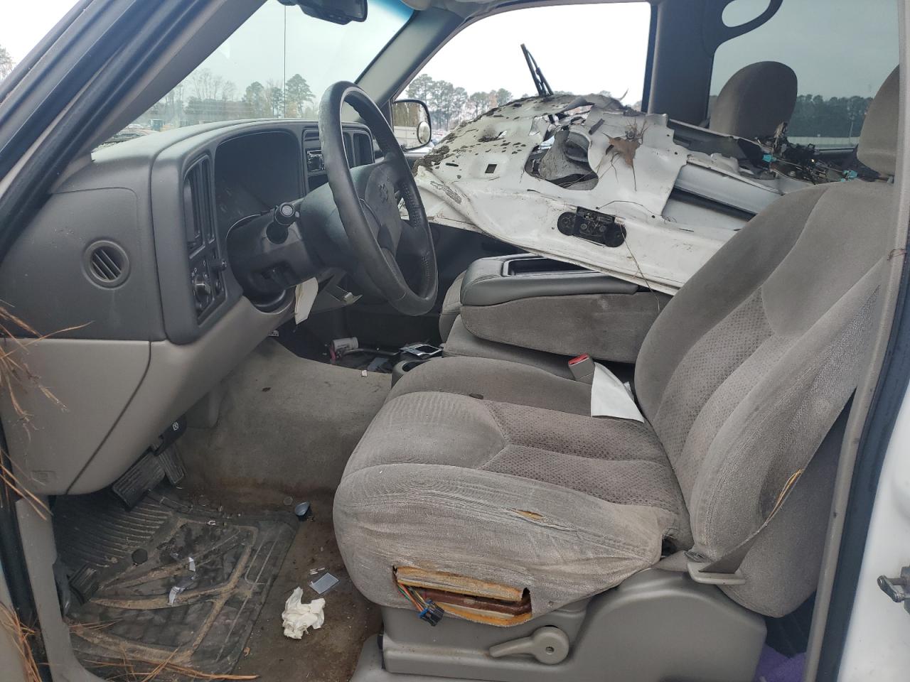 2004 Chevrolet Tahoe VIN 1GNEC13V14R206107 Copart auction photo, all over damage thumbnail 7