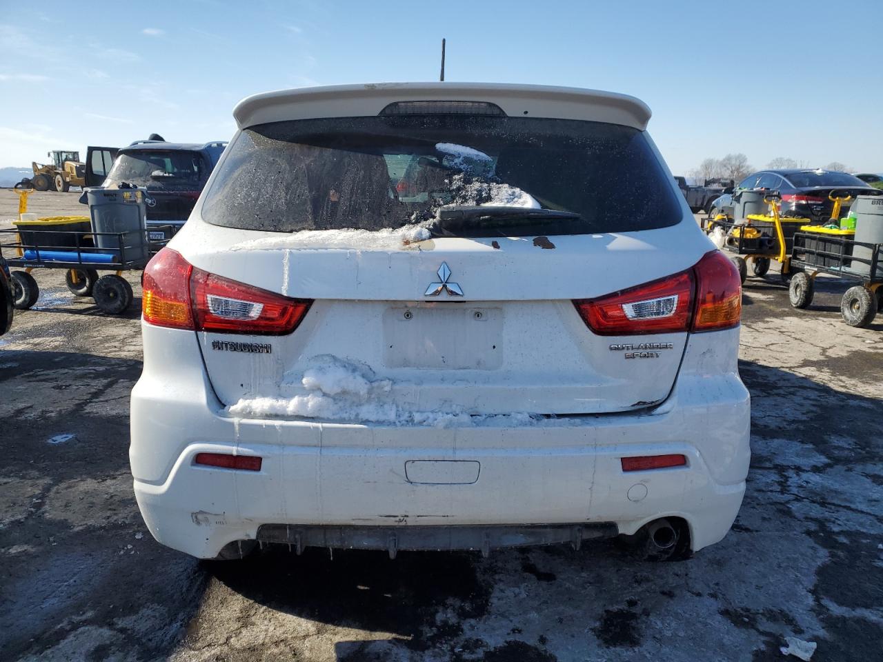 2011 Mitsubishi Outlander VIN JA4AP3AUXBZ019361 Copart auction photo, rollover / side damage thumbnail 6