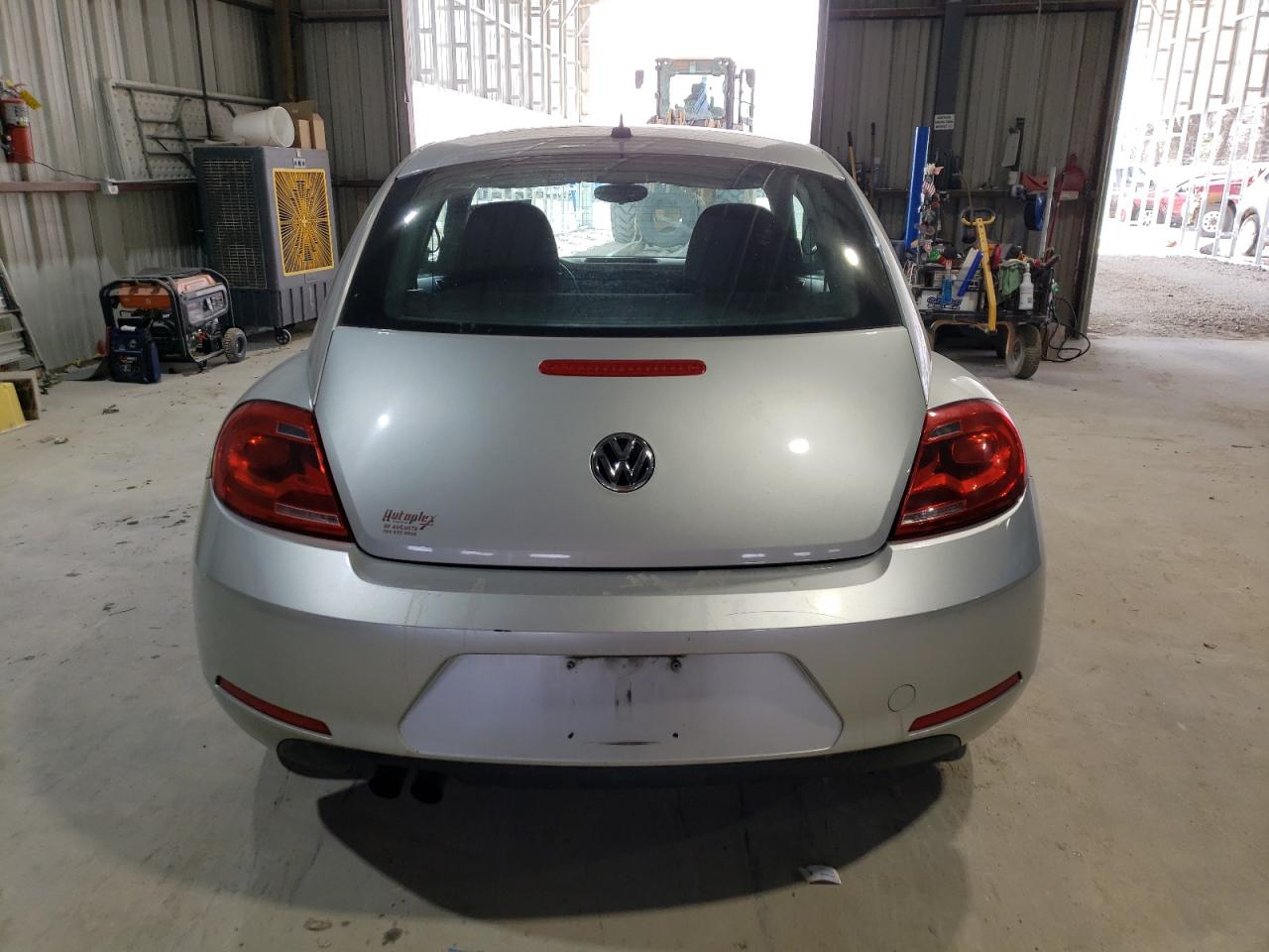 2014 Volkswagen Beetle VIN 3VWF17AT8EM645912 Copart auction photo, front end / top/roof damage thumbnail 6