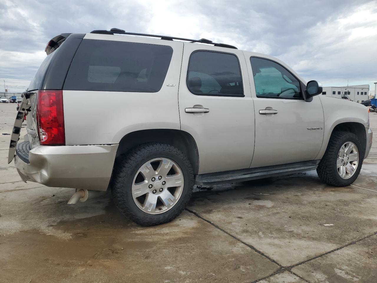 2007 GMC Yukon VIN 1GKFC13017R159638 Copart auction photo, rear end damage thumbnail 3