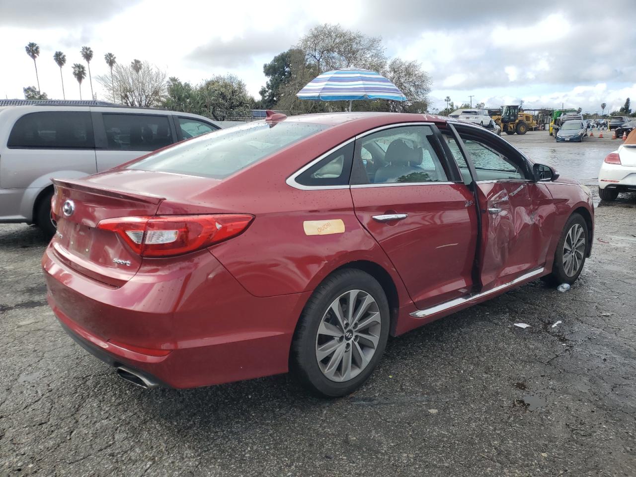 2015 Hyundai Sonata VIN 5NPE34AF2FH250424 Copart auction photo, side / front end damage thumbnail 3