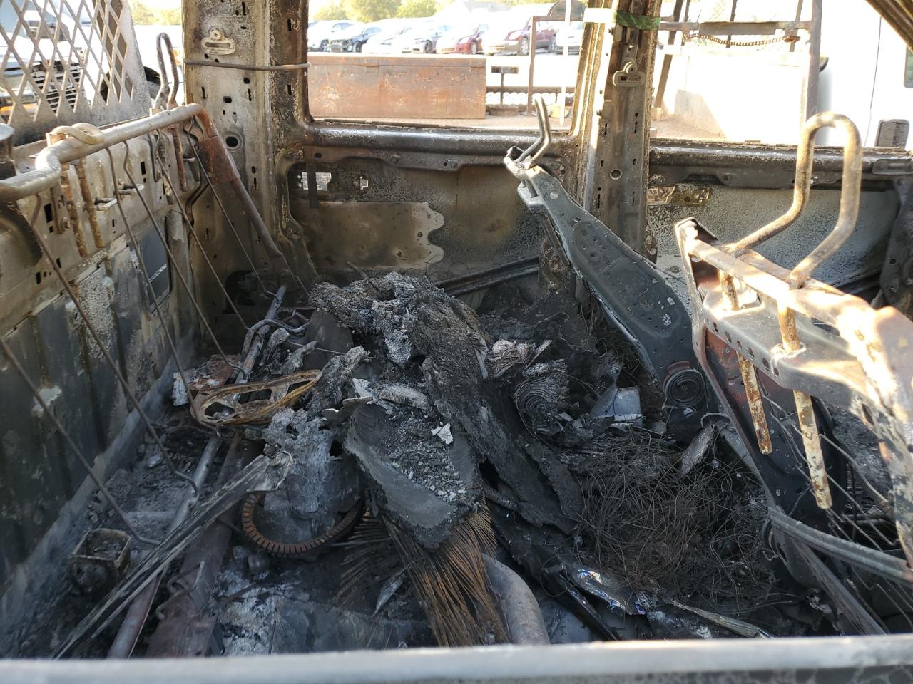 2015 RAM 3500 VIN 3C7WRTCL1FG575691 Copart auction photo, burn damage thumbnail 10