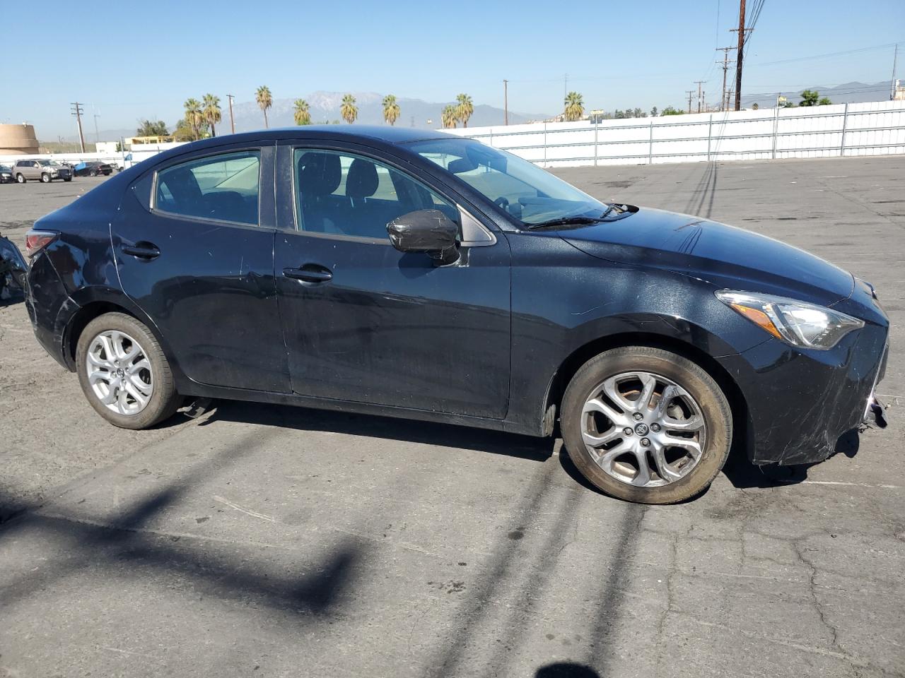 2018 Toyota Yaris VIN 3MYDLBYV6JY305306 Copart auction photo, front end / rear end damage thumbnail 4