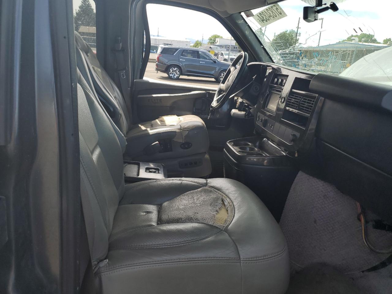2014 GMC Savana VIN 1GDS8DC48E1157389 Copart auction photo, side / front end damage thumbnail 7