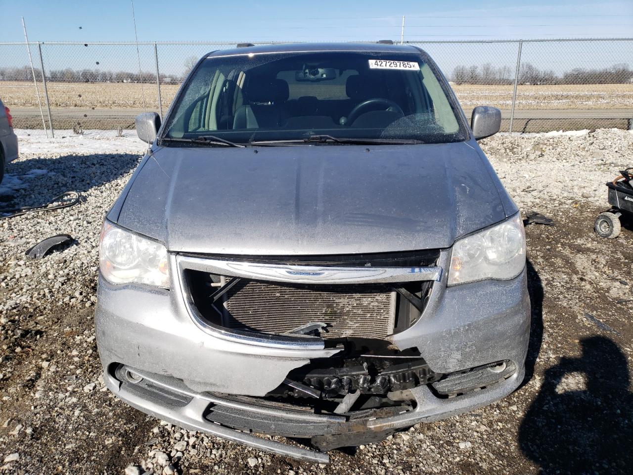 2016 Chrysler Town & Country VIN 2C4RC1BG0GR141519 Copart auction photo, front end / minor dent/scratches damage thumbnail 5
