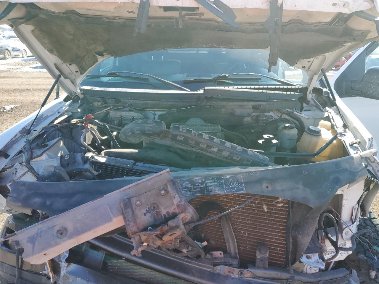 2004 Ford F-150 VIN 1FTPX04574KD02959 Copart auction photo, front end damage thumbnail 11