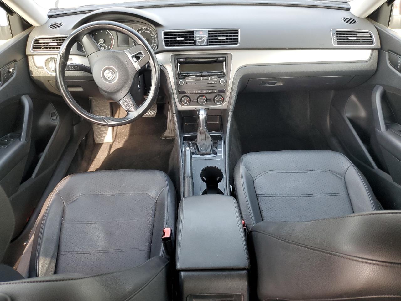 2015 Volkswagen Passat VIN 1VWAT7A34FC070554 Copart auction photo, front end / minor dent/scratches damage thumbnail 8