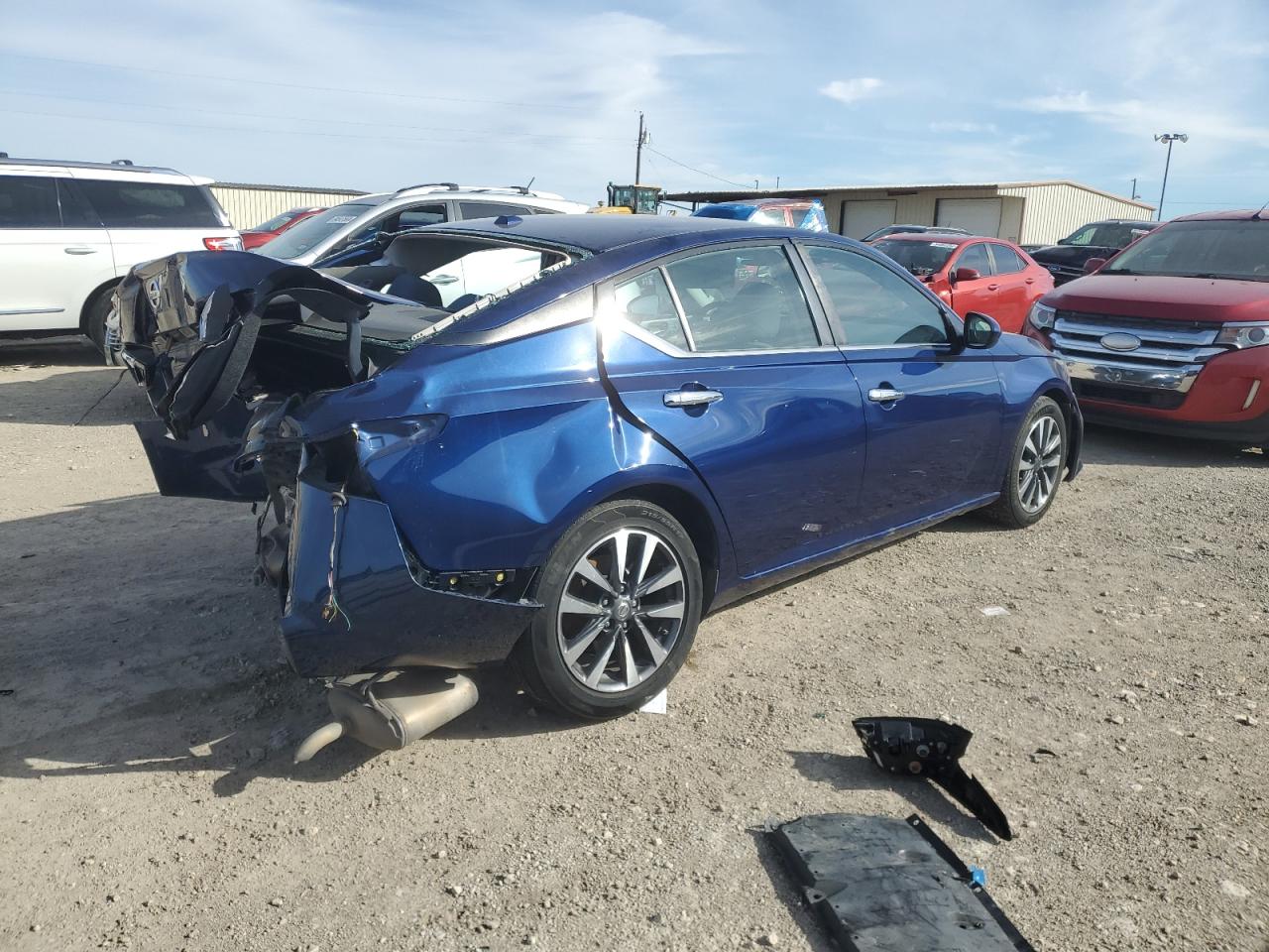 2020 Nissan Altima VIN 1N4BL4BV3LC210441 Copart auction photo, all over damage thumbnail 3