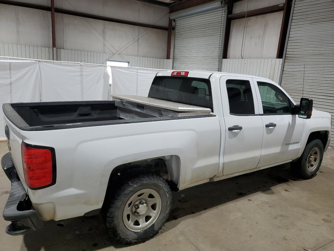 2017 Chevrolet Silverado VIN 1GCVKNEH5HZ355345 Copart auction photo, front end / rear end damage thumbnail 3