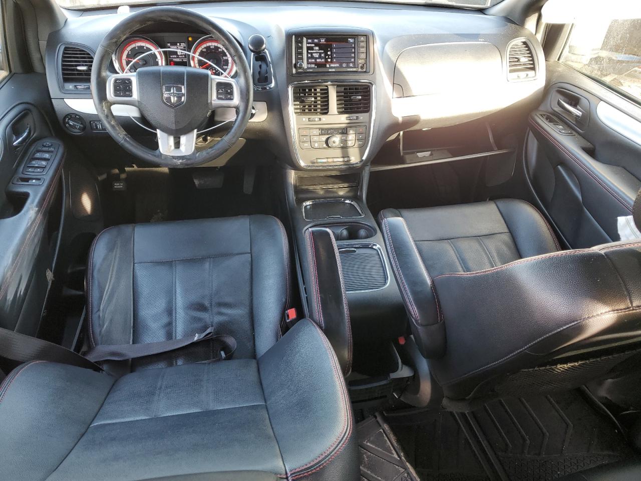2019 Dodge Caravan VIN 2C4RDGEGXKR671582 Copart auction photo, all over / minor dent/scratches damage thumbnail 8