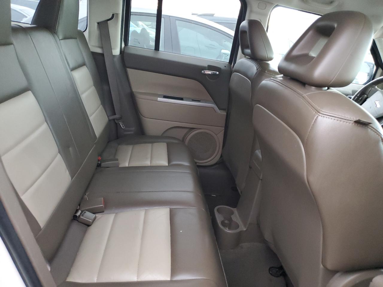 2008 Jeep Liberty (Patriot) VIN 1J8FT48W58D649307 Copart auction photo, side / front end damage thumbnail 10